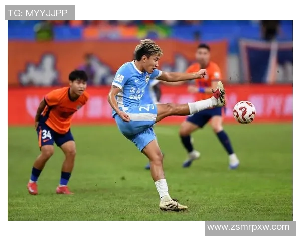 足球明星积极向河南捐款助力灾后重建展现社会责任感